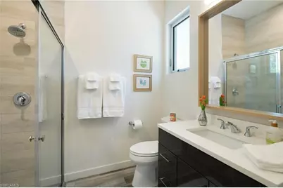 10042 Vanderbilt Dr, Naples, FL 34108 - Photo 23