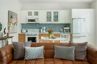 10042 Vanderbilt Dr, Naples, FL 34108 - Photo 5