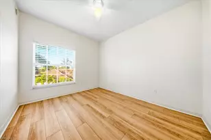 10041 Lake Cove Dr, Fort Myers, FL 33908 - Photo 23