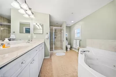 10041 Lake Cove Dr #202, Fort Myers, FL 33908 - Photo 15