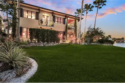 290 Channel Dr, Naples, FL 34108 - Photo 9