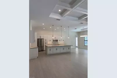 382 39th Ave NE, Naples, FL 34120 - Photo 7