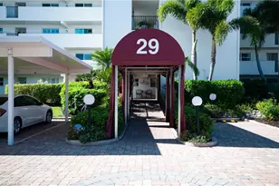 29 High Point Cir E, Naples, FL 34103 - Photo 5
