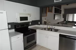 3250 Cypress Glen Way, Naples, FL 34109 - Photo 7