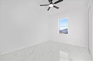 913/915 NE 15th Ln, Cape Coral, FL 33909 - Photo 23