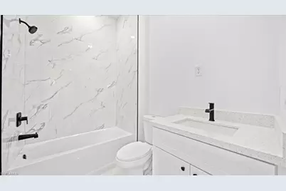 913/915 NE 15th Ln, Cape Coral, FL 33909 - Photo 33