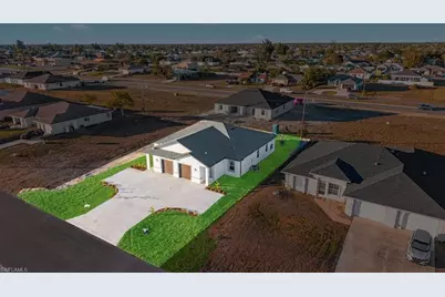 913/915 NE 15th Ln, Cape Coral, FL 33909 - Photo 5