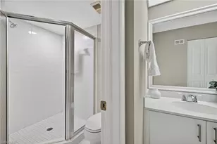 895 New Waterford Dr, Naples, FL 34104 - Photo 21