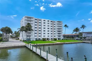 1325 7th St S, Naples, FL 34102 - Photo 29