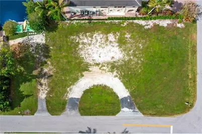 1585 Pelican Ave, Naples, FL 34102 - Photo 3