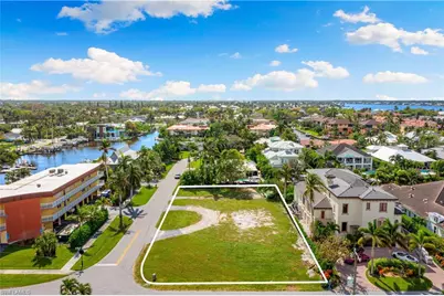 1585 Pelican Ave, Naples, FL 34102 - Photo 7