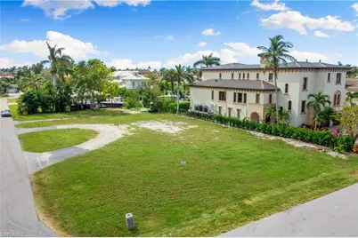 1585 Pelican Ave, Naples, FL 34102 - Photo 1