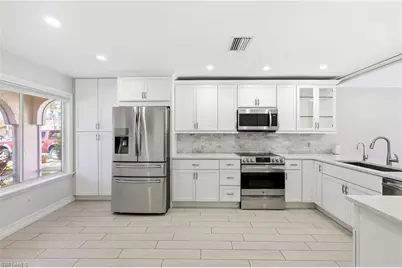 196 Sabal Lake Dr, Naples, FL 34104 - Photo 9