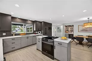 2341 Mayfield Ct, Naples, FL 34105 - Photo 9