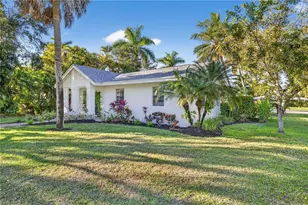 1275 8th Ave N, Naples, FL 34102 - Photo 3