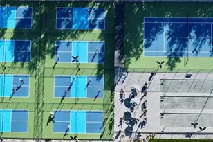 3545 Laurel Greens Ln N, Naples, FL 34119 - Photo 41