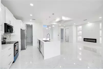 652 Kraft St, Lehigh Acres, FL 33974 - Photo 9