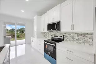 652 Kraft St, Lehigh Acres, FL 33974 - Photo 7