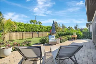 2240 Yellowfin Cir, Naples, FL 34114 - Photo 3