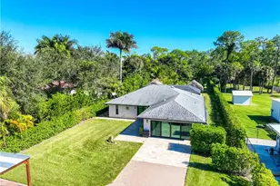 1890 Oakes Blvd, Naples, FL 34119 - Photo 35