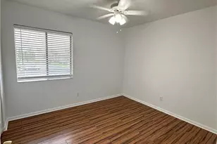 4629 Bayshore Dr, Naples, FL 34112 - Photo 7