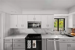 1890 Oakes Blvd, Naples, FL 34119 - Photo 7