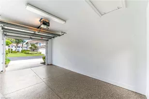 817 Carrick Bend Cir, Naples, FL 34110 - Photo 25