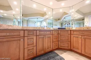 601 Beachwalk Cir, Naples, FL 34108 - Photo 13