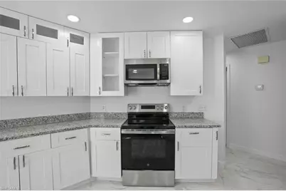 3141 Carriage Cir, Naples, FL 34105 - Photo 17