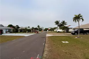 531 99th Ave N, Naples, FL 34108 - Photo 3