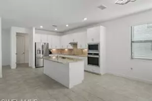 11650 Russet Trl, Fort Myers, FL 33913 - Photo 5