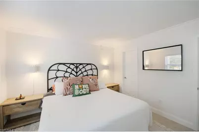 72 7th St S #206, Naples, FL 34102 - Photo 17