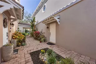 5561 Cove Cir, Naples, FL 34119 - Photo 9