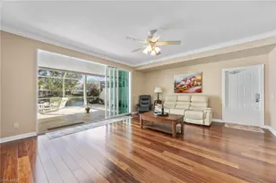 5561 Cove Cir, Naples, FL 34119 - Photo 11