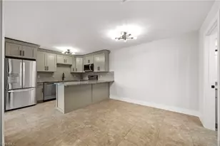 1569 Park Meadows Dr, Fort Myers, FL 33907 - Photo 7
