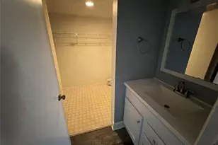 160 Lake Point Ln, Naples, FL 34112 - Photo 5