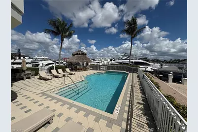 891 10th St S, Naples, FL 34102 - Photo 5