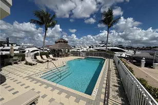 891 10th St S, Naples, FL 34102 - Photo 5