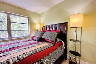 72 7th St S, Naples, FL 34102 - Photo 19