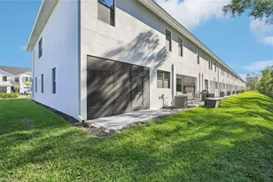 3029 Juniper Wy, Naples, FL 34112 - Photo 3