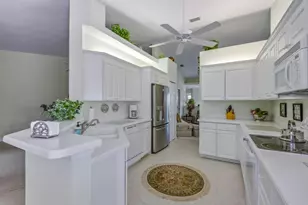 5640 Sandlewood Ct, Naples, FL 34110 - Photo 7