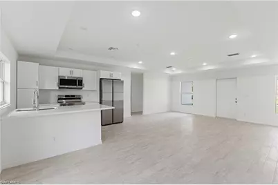 835 Palomino St E, Lehigh Acres, FL 33974 - Photo 5