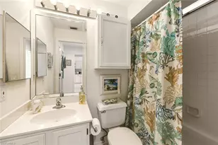 470 Country Hollow Ct, Naples, FL 34104 - Photo 23