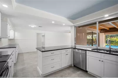 5091 Westminster Dr, Fort Myers, FL 33919 - Photo 9