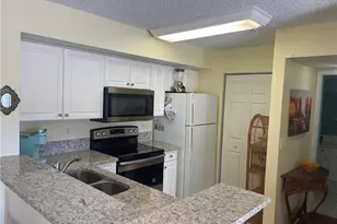 1260 Wildwood Lakes Blvd, Naples, FL 34104 - Photo 5