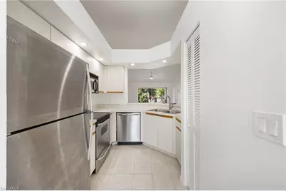 815 Gulf Pavilion Dr #206, Naples, FL 34108 - Photo 7