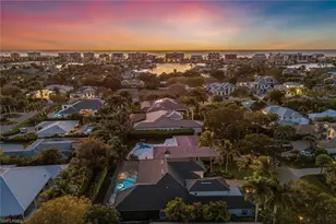 538 Riviera Dr, Naples, FL 34103 - Photo 25