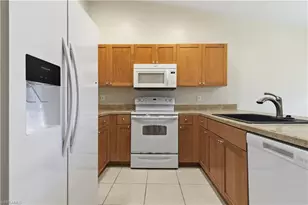 516/518 SE 5th Pl, Cape Coral, FL 33990 - Photo 5