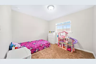 3770 Crofton Ct, Fort Myers, FL 33916 - Photo 5