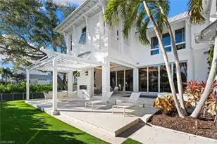 685 2nd St S, Naples, FL 34102 - Photo 37